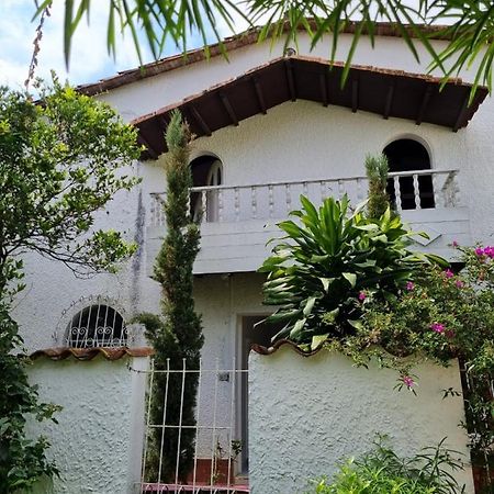 Tatami Hostel بوكارامانغا المظهر الخارجي الصورة