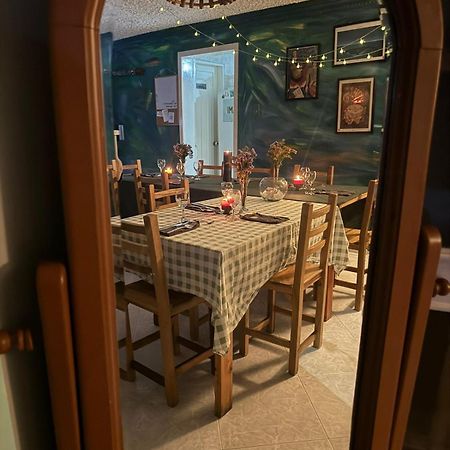 Tatami Hostel بوكارامانغا المظهر الخارجي الصورة