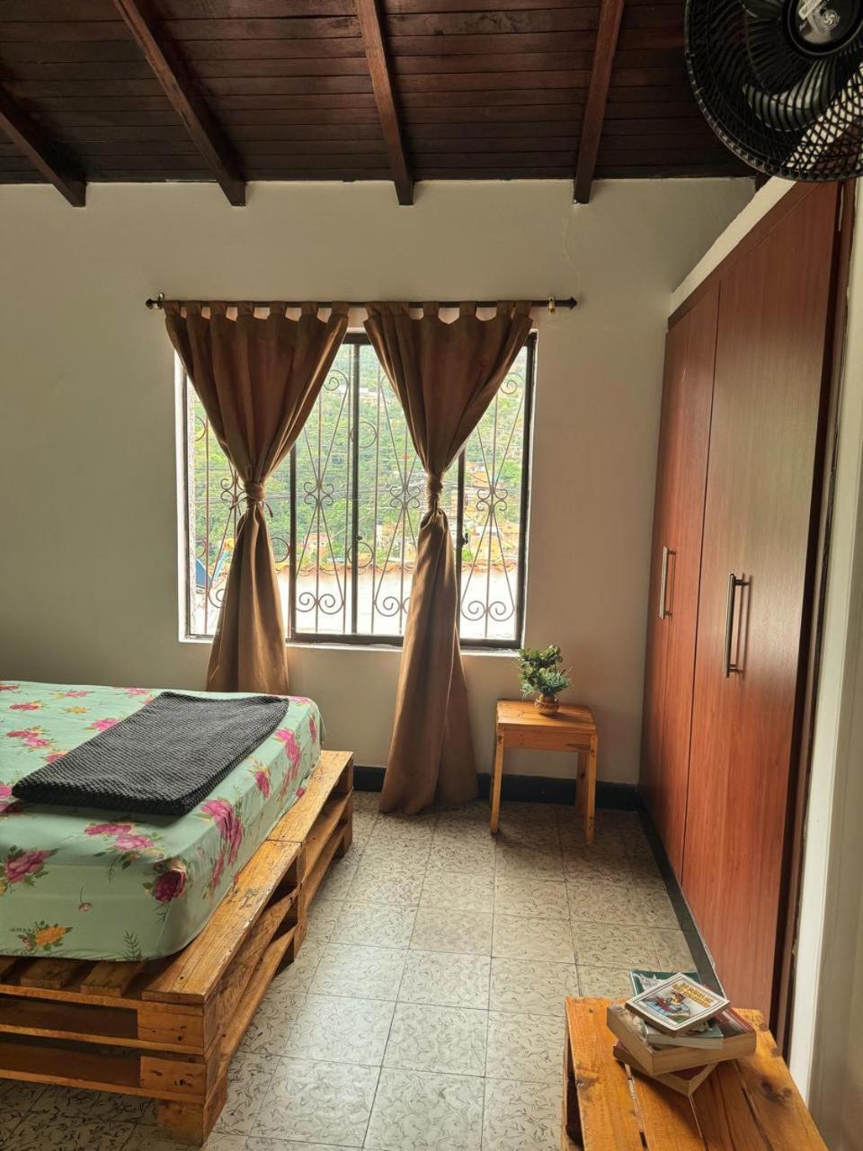 Tatami Hostel بوكارامانغا المظهر الخارجي الصورة